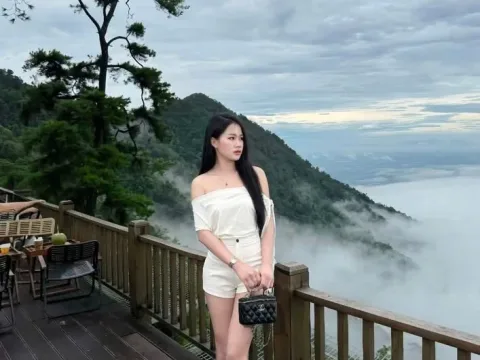 Watch Emy-19 Live Adult Webcam Show - Free Sex Cam Stream