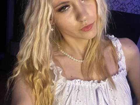 Watch MildredGuckes Live Adult Webcam Show - Free Sex Cam Stream