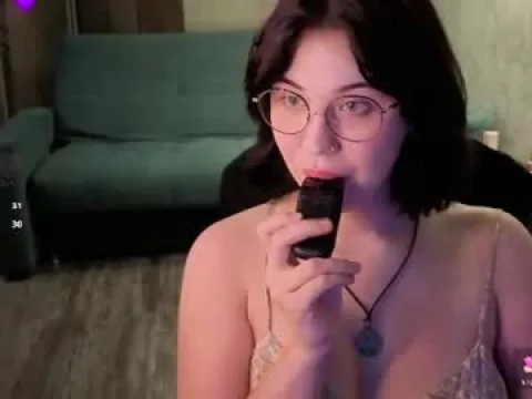Watch Sweetaronia Offline Adult Webcam Show from United States - Free Sex Cam Stream