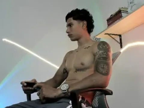 Watch ghosthot Offline Adult Webcam Show from Colombia - Free Sex Cam Stream