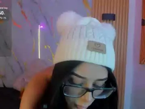 Watch Esmeralda  Belles Offline Adult Webcam Show from Colombia - Free Sex Cam Stream