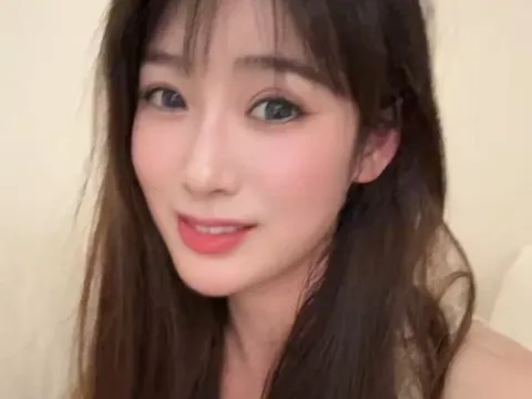 Watch CiCi9 Live Adult Webcam Show - Free Sex Cam Stream