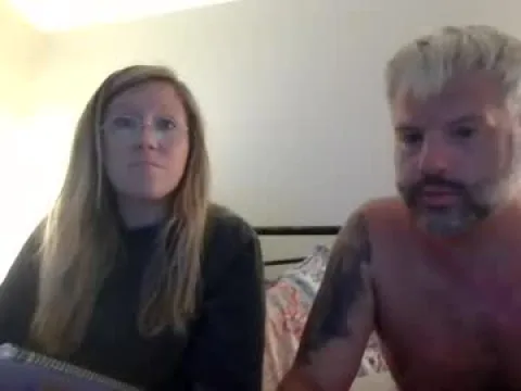 Watch MommyDaddy35 Live Adult Webcam Show - Free Sex Cam Stream