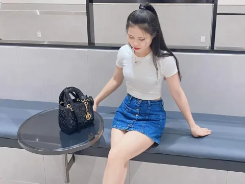 Watch One Mores Live Adult Webcam Show - Free Sex Cam Stream