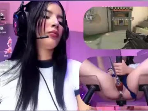 Watch Sweetie Cloe Offline Adult Webcam Show from Colombia - Free Sex Cam Stream