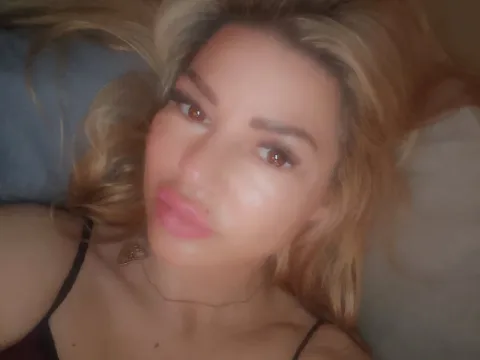 Watch SuriFlirt Live Adult Webcam Show - Free Sex Cam Stream