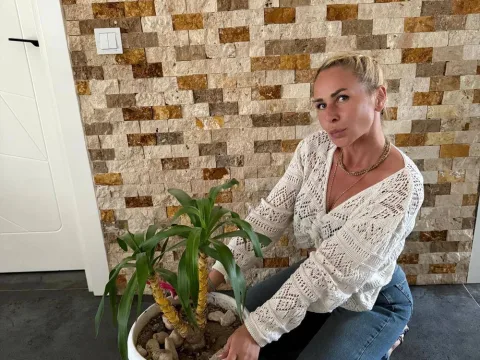 Watch ElenabonyX Live Adult Webcam Show - Free Sex Cam Stream