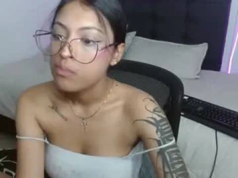 Watch Vannesweet Offline Adult Webcam Show from Colombia - Free Sex Cam Stream