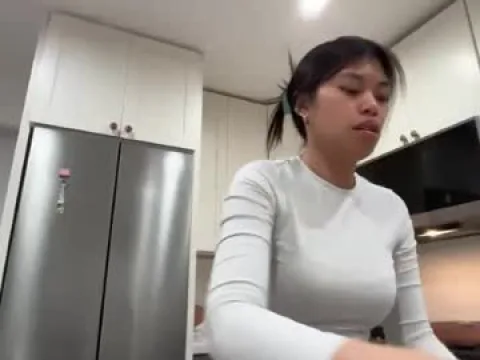 Watch Reevie Offline Adult Webcam Show from United States - Free Sex Cam Stream