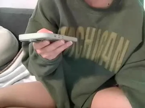 Watch Alliebearx Live Adult Webcam Show from United States - Free Sex Cam Stream
