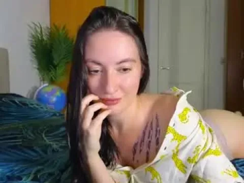Watch Laura Offline Adult Webcam Show - Free Sex Cam Stream