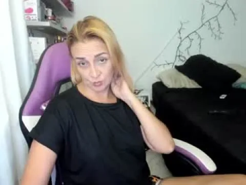 Watch Adrianapdes Live Adult Webcam Show from Colombia - Free Sex Cam Stream