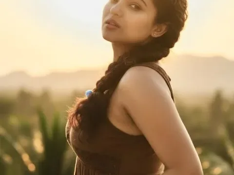 Watch Chathunii Live Adult Webcam Show - Free Sex Cam Stream
